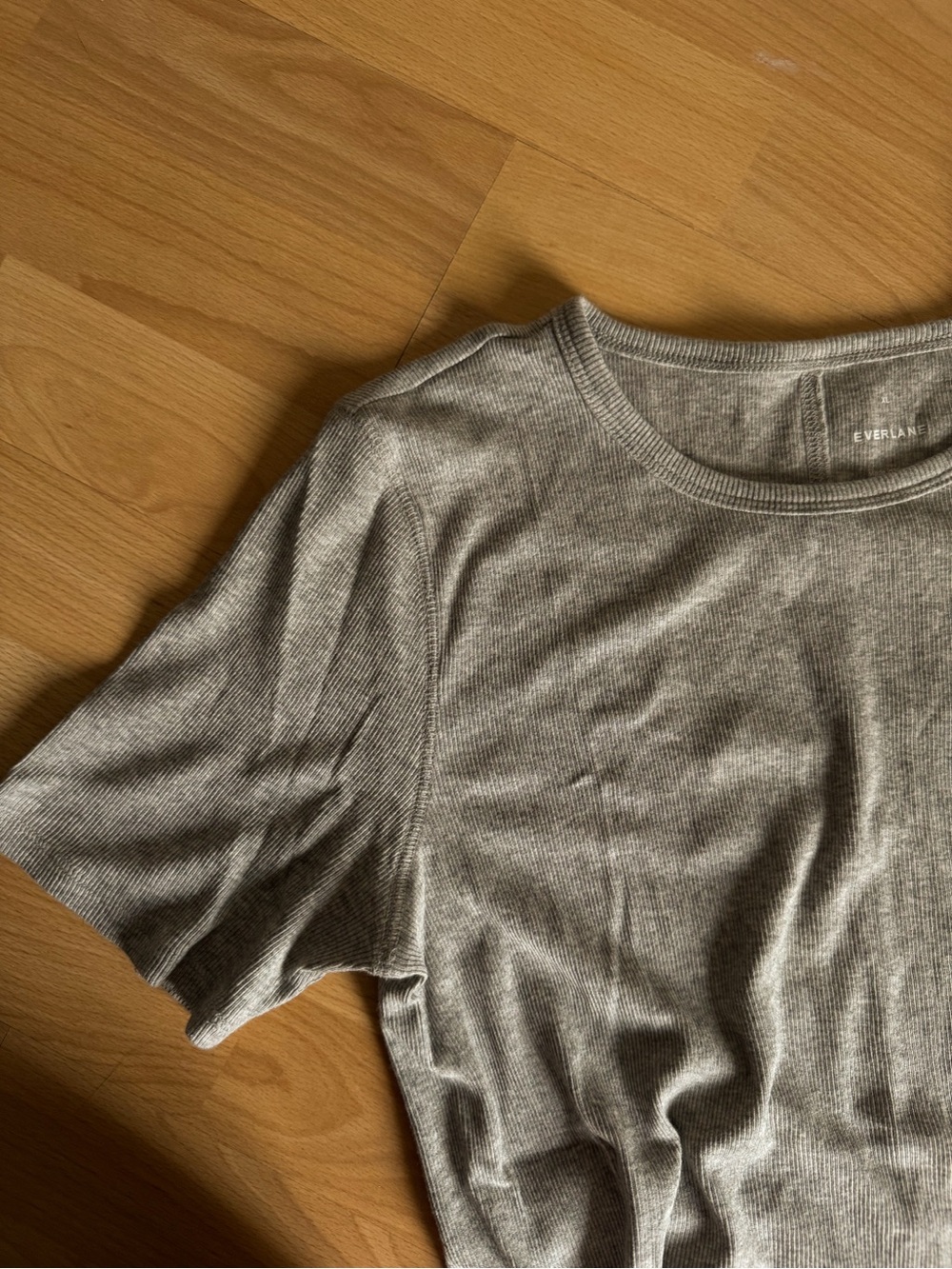 Everlane Micro Ribbed Crew Tee - Picture 3 of 3